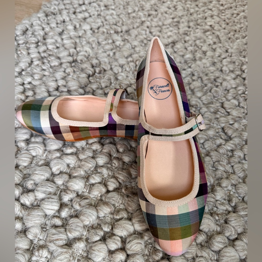 Forever Francis Plaid Mary Jane Shoes in size 7